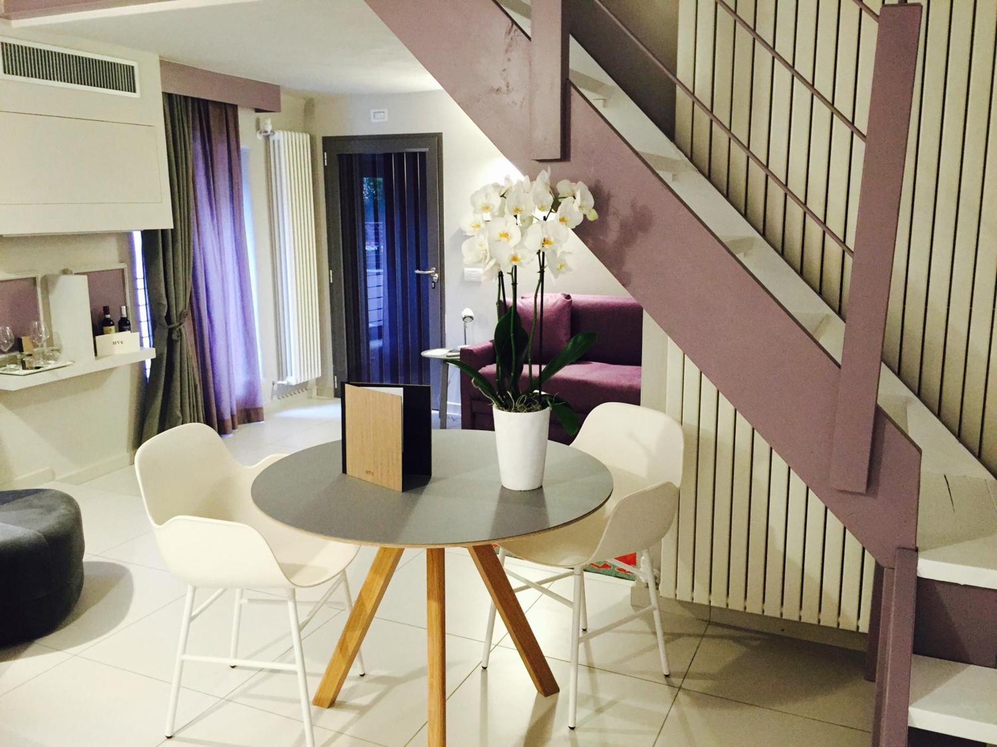 Uve & Wine Bar Bed and breakfast La Morra
