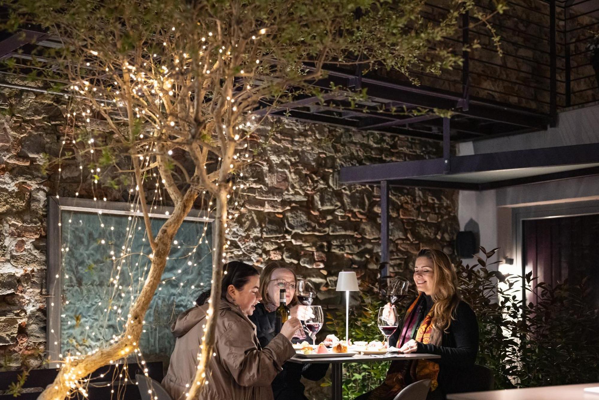 Bed and breakfast Uve & Wine Bar 2*