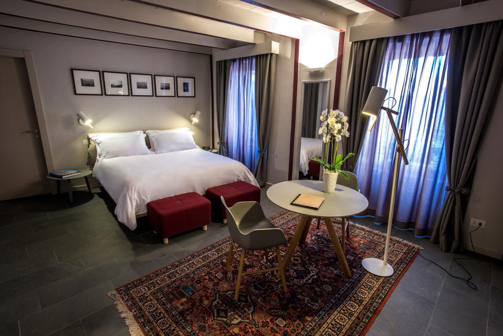 Uve & Wine Bar Bed and breakfast 2*