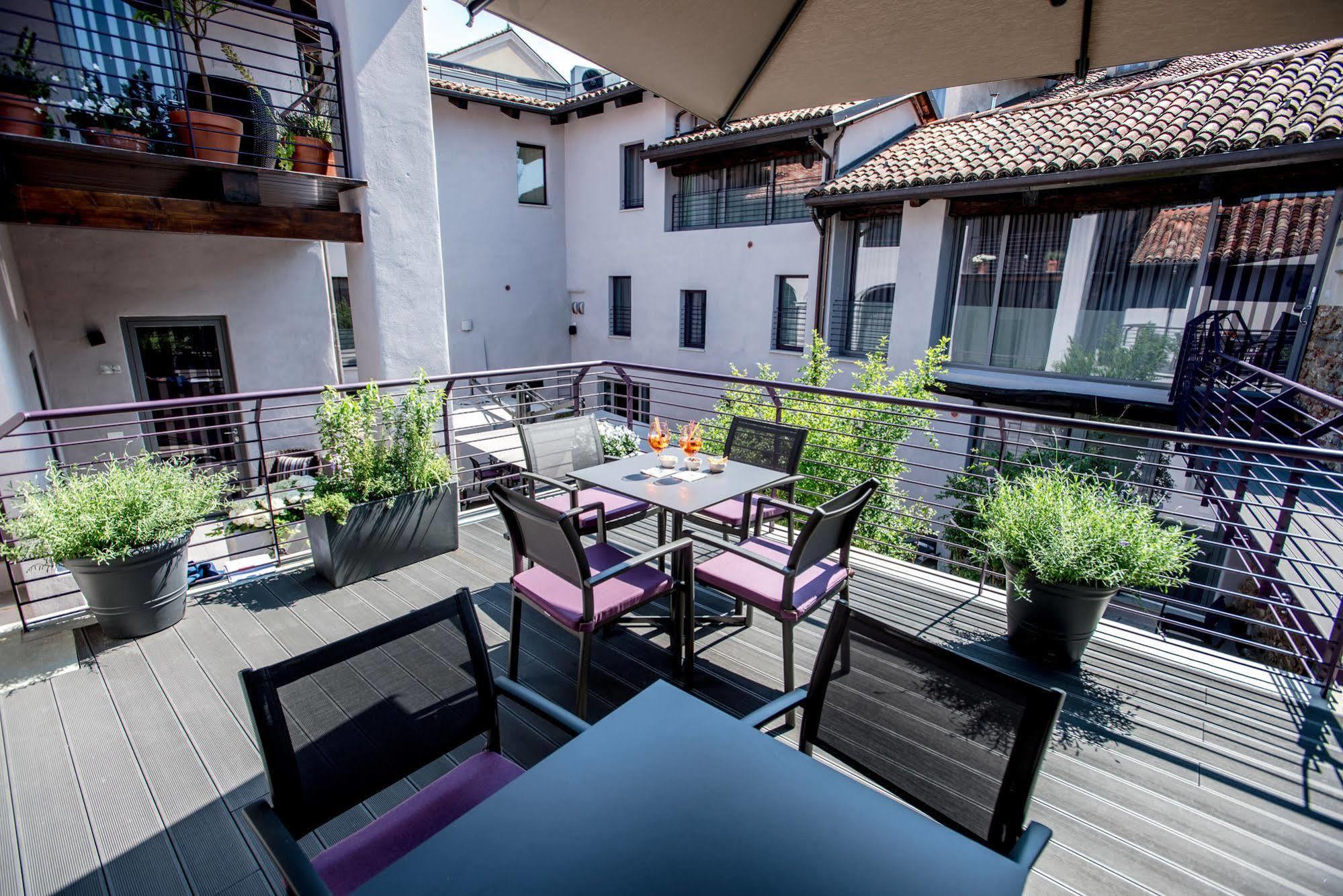 Uve & Wine Bar La Morra